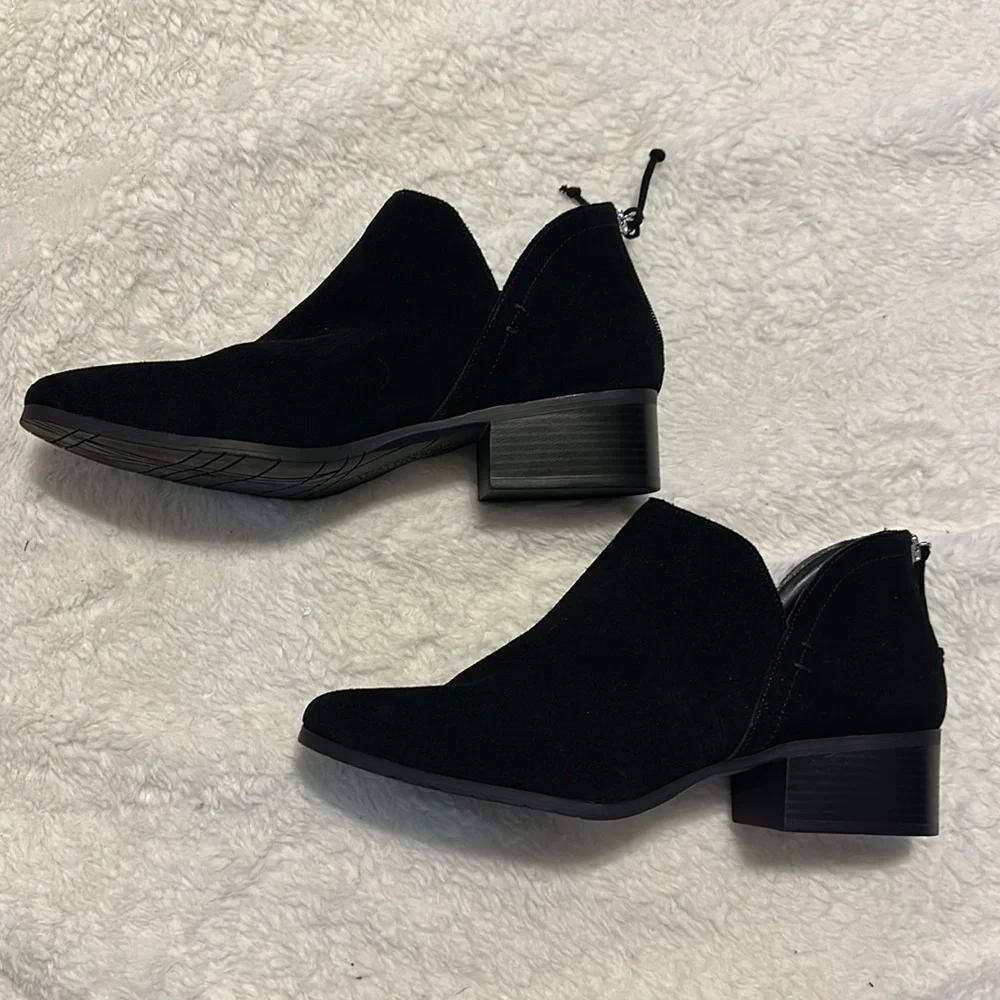 Kenneth Cole Reaction Black Suede Ankle Booties